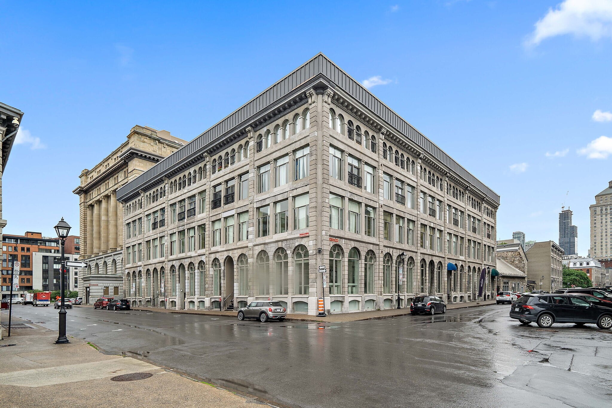 367 Rue Marguerite-D'youville, Montréal, QC à louer Photo principale– Image 1 sur 9