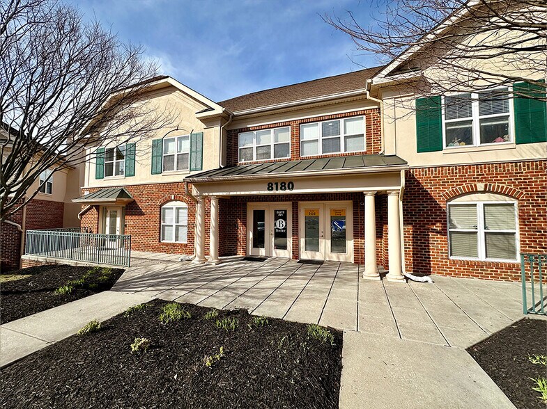 8180 Lark Brown Rd, Elkridge, MD à louer - Photo de l’immeuble – Image 2 sur 35