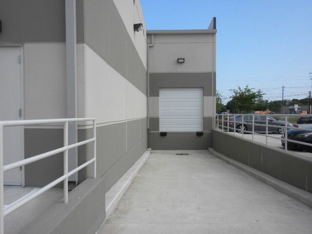 6509 W Little York Rd, Houston, TX à louer - Photo de l’immeuble – Image 2 sur 4