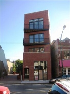 1449 W Fullerton Ave, Chicago, IL à louer - Photo de l’immeuble – Image 2 sur 4