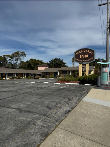 2113 N Fremont St, Monterey, CA à vendre - Photo principale – Image 1 sur 4