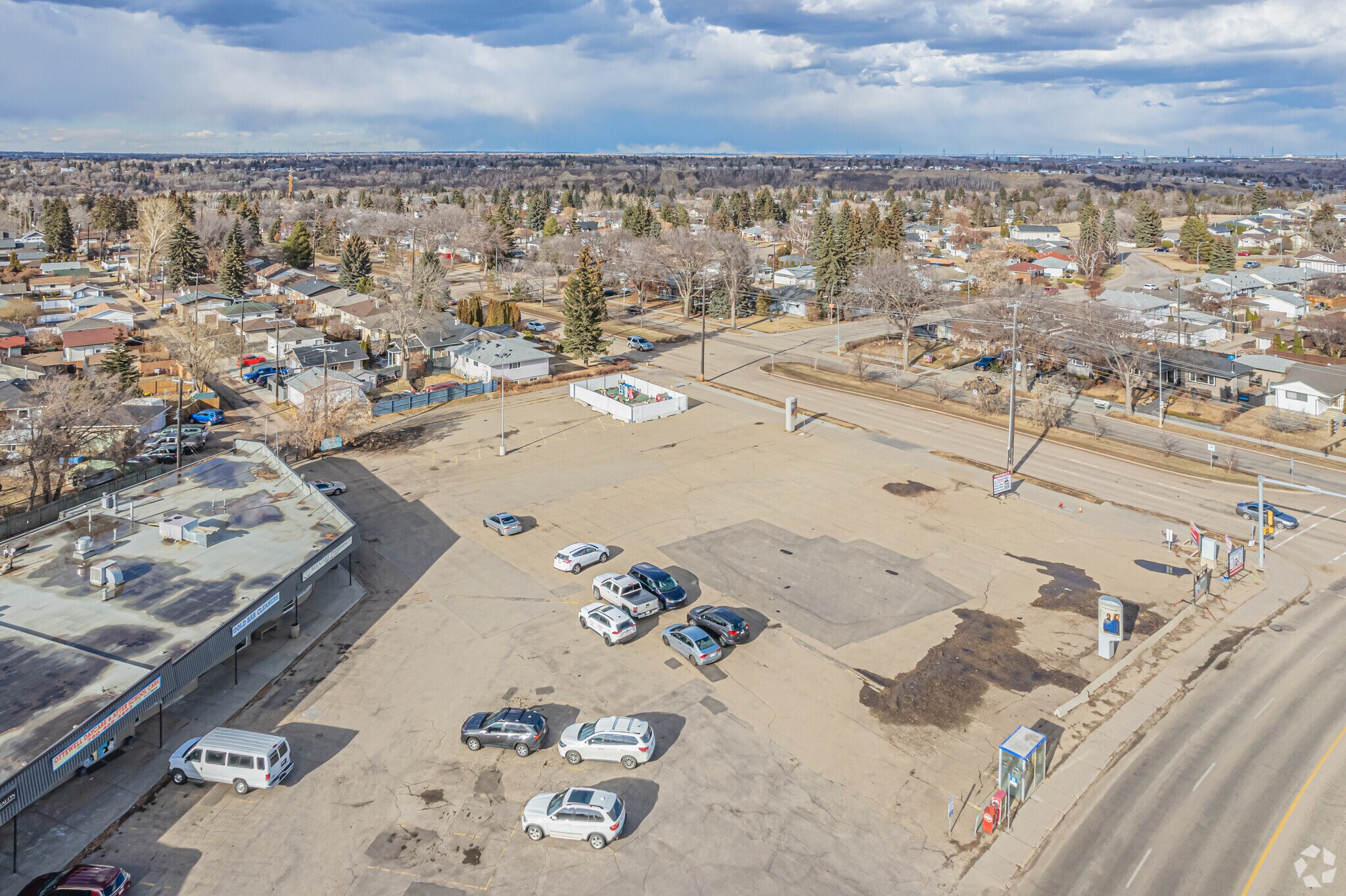5036 106 Av NW, Edmonton, AB à louer Photo de l’immeuble– Image 1 sur 4