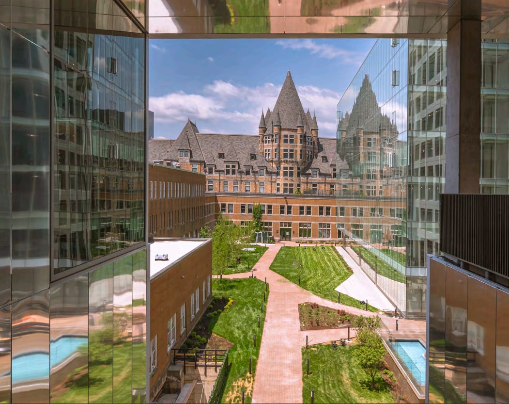 755 Rue Berri, Montréal, QC à louer Photo de l’immeuble– Image 1 sur 2