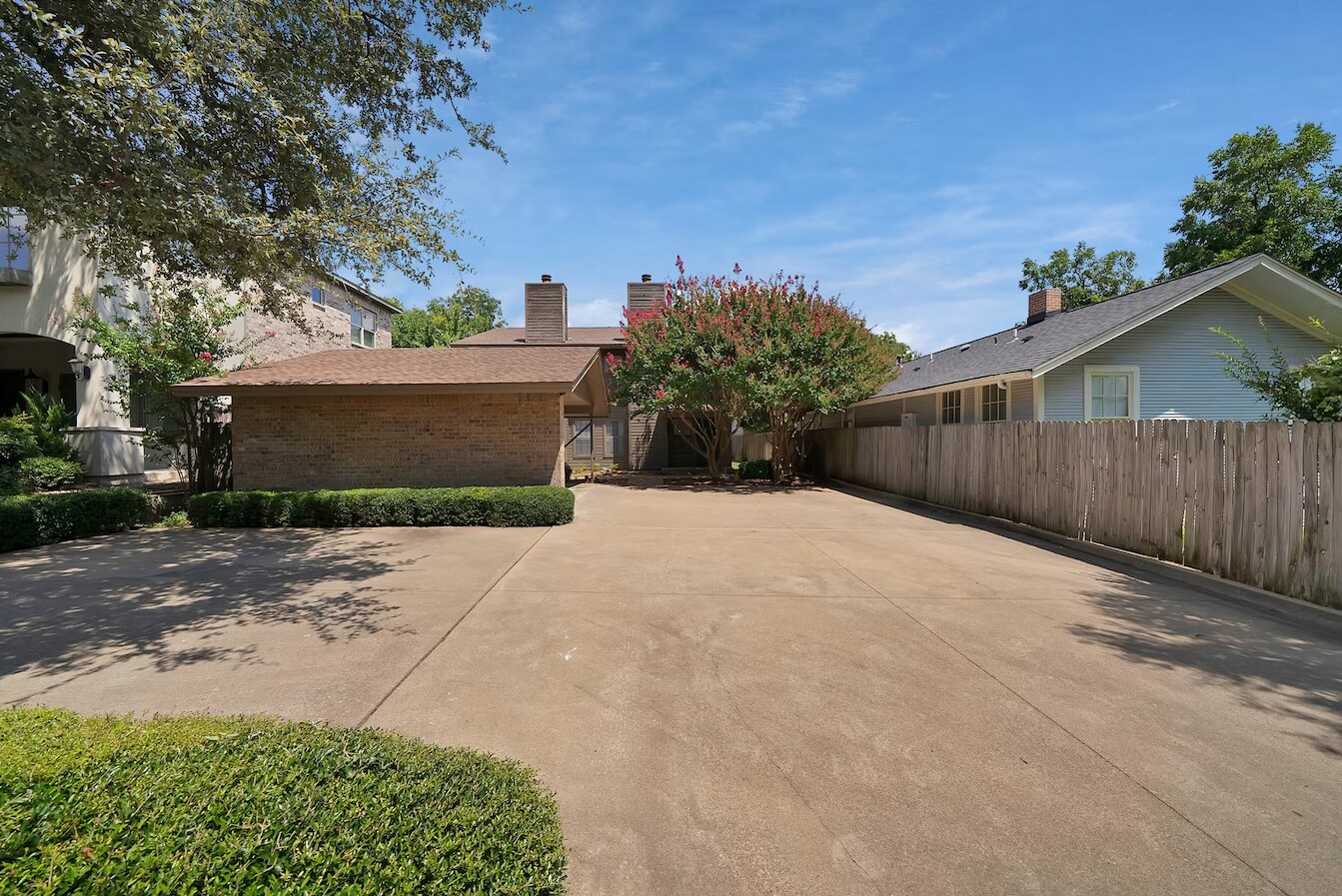 2415 Sanguinet St, Fort Worth, TX à vendre Photo principale– Image 1 sur 40