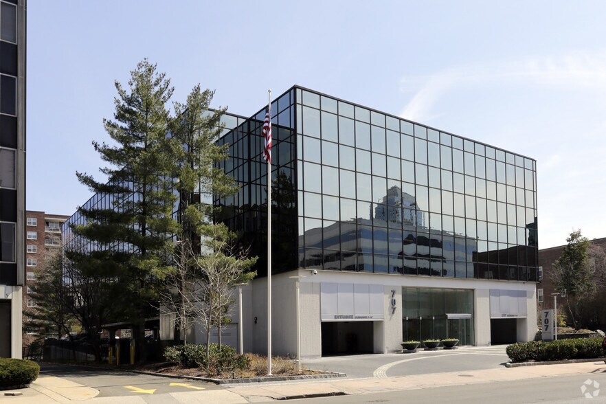 707 Summer St, Stamford, CT à louer - Photo de l’immeuble – Image 3 sur 10