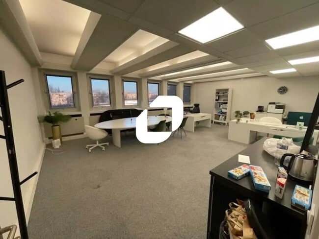 Plus de détails pour 30 Av De L'Amiral Lemonnier, Marly-le-Roi - Bureau à louer