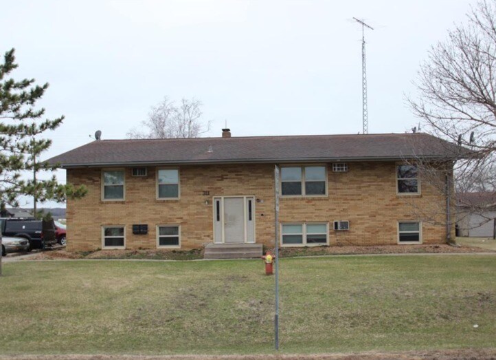 314 County Rd 8, Rockville, MN à vendre - Photo principale – Image 1 sur 15