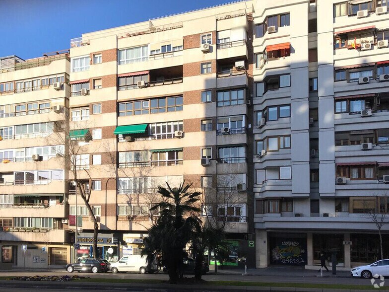 Calle del Doctor Esquerdo, 112, Madrid, Madrid à louer - Photo de l’immeuble – Image 2 sur 3