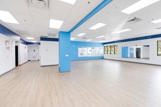 2401 University Pky, Sarasota, FL à louer Photo intérieure– Image 2 sur 4