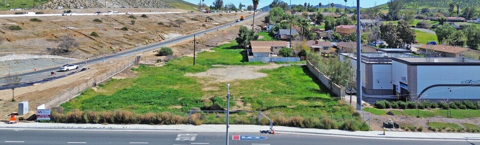 516 Main, Lake Elsinore, CA à louer - Photo principale – Image 2 sur 7