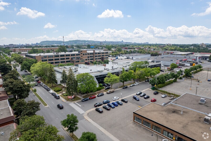 180-200 Rue Bellarmin, Montréal, QC à louer - Photo de l’immeuble – Image 3 sur 4