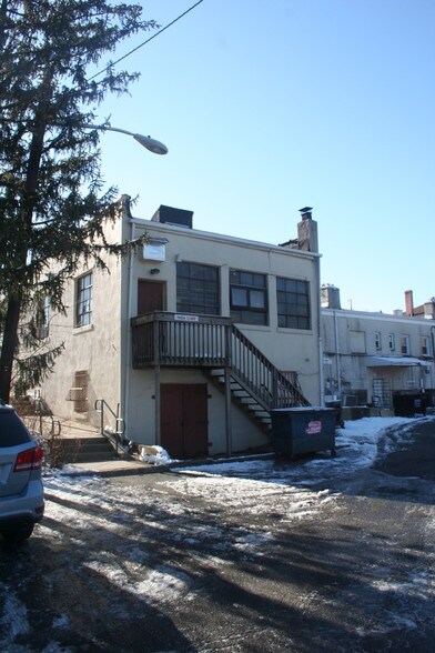 429 Cedar Ln, Teaneck, NJ à vendre - Photo de l’immeuble – Image 2 sur 7