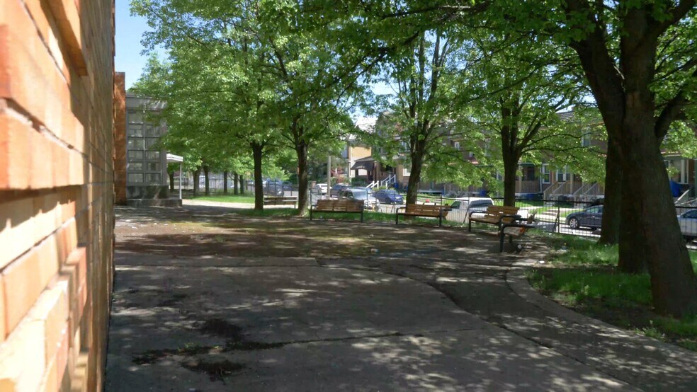 7109 Hermitage St, Pittsburgh, PA à vendre - Vidéo sur l’annonce professionnelle – Image 2 sur 6
