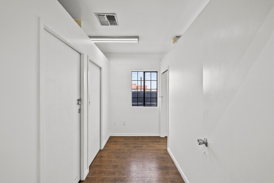 5335 Santa Monica Blvd, Los Angeles, CA à louer - Photo de l’immeuble – Image 3 sur 10