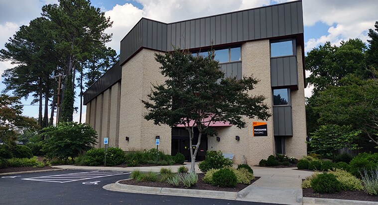 8921-8923 Three Chopt Rd, Richmond, VA à louer - Photo principale – Image 1 sur 13