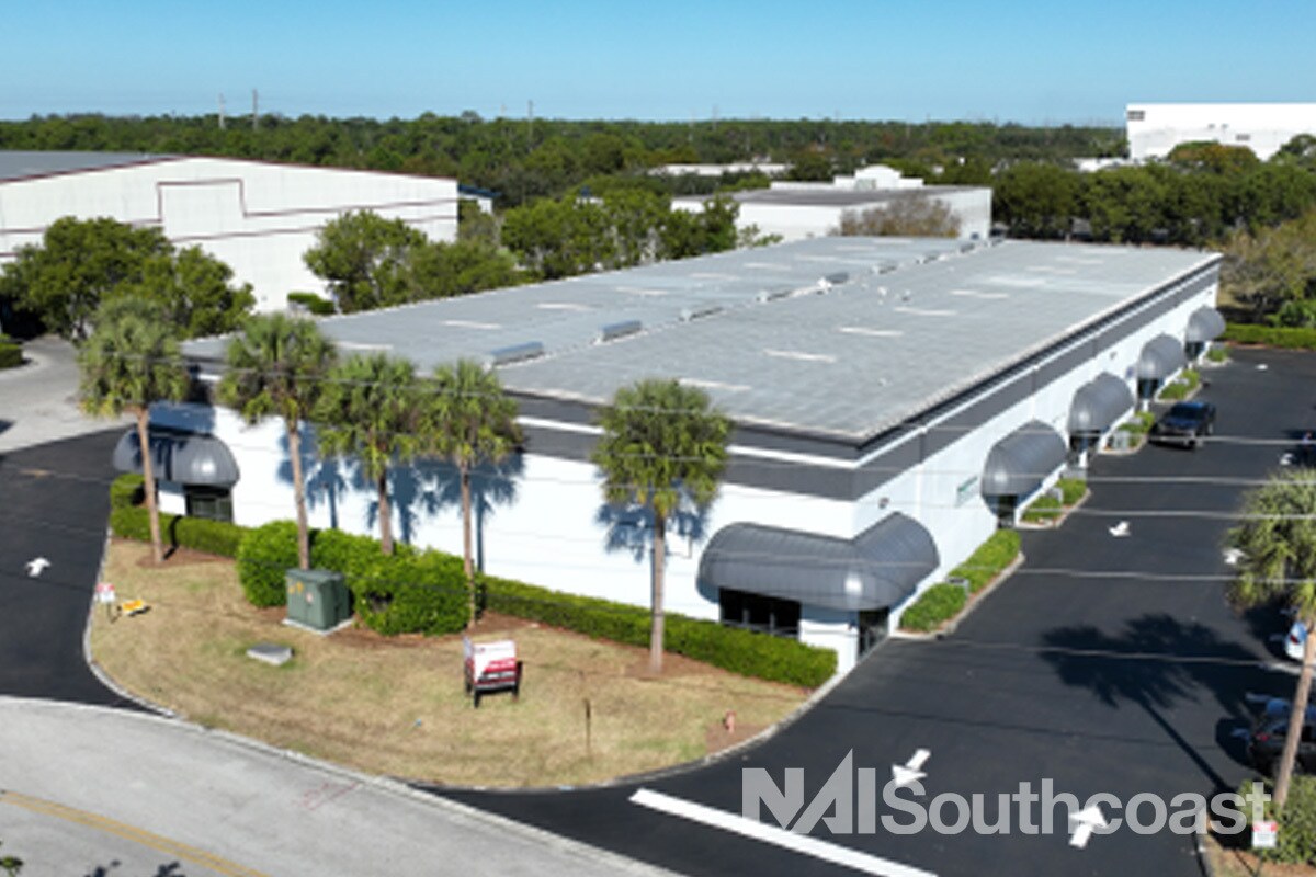 603-619 NW Mercantile Pl, Port Saint Lucie, FL à louer Photo principale– Image 1 sur 15
