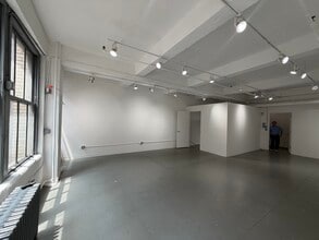 315-321 W 39th St, New York, NY à louer Photo intérieure– Image 2 sur 3