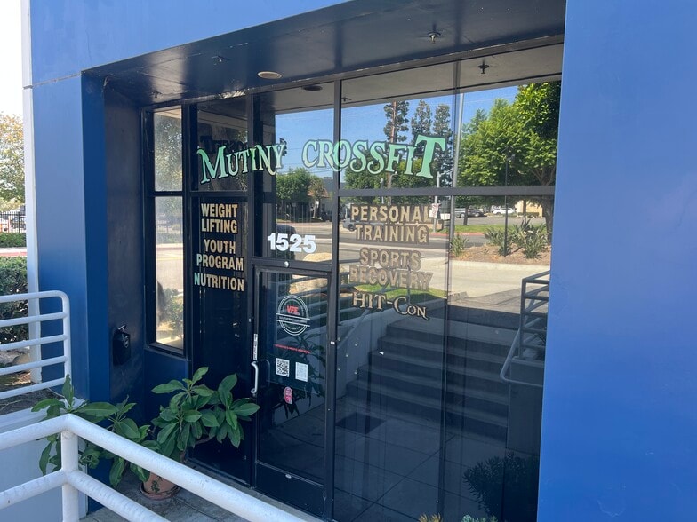1525 E Highland Ave, Duarte, CA à louer - Photo de l’immeuble – Image 2 sur 12