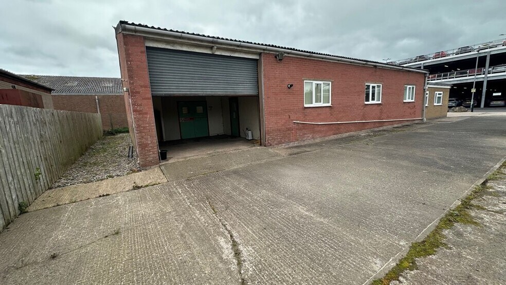 37 Millbrook Rd, Carlisle à louer - Photo de l’immeuble – Image 2 sur 3