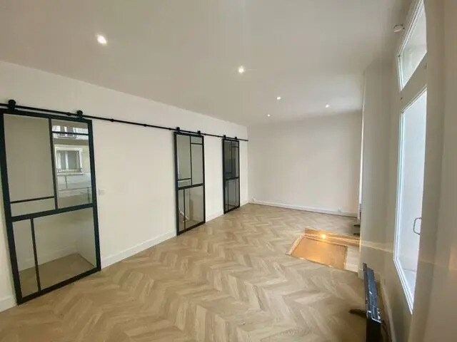 Local commercial dans Paris à louer - Photo de l’immeuble – Image 3 sur 6