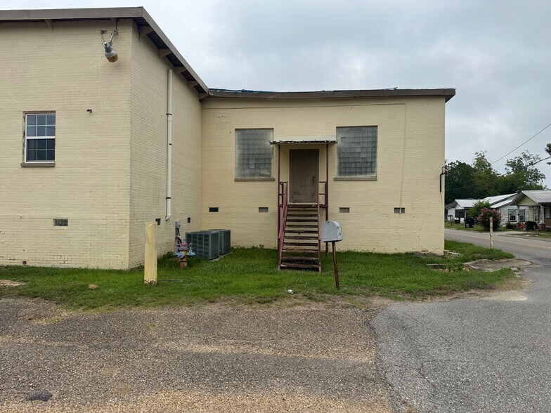 1002 Douglas Ave, Opp, AL à louer - Photo de l’immeuble – Image 2 sur 27