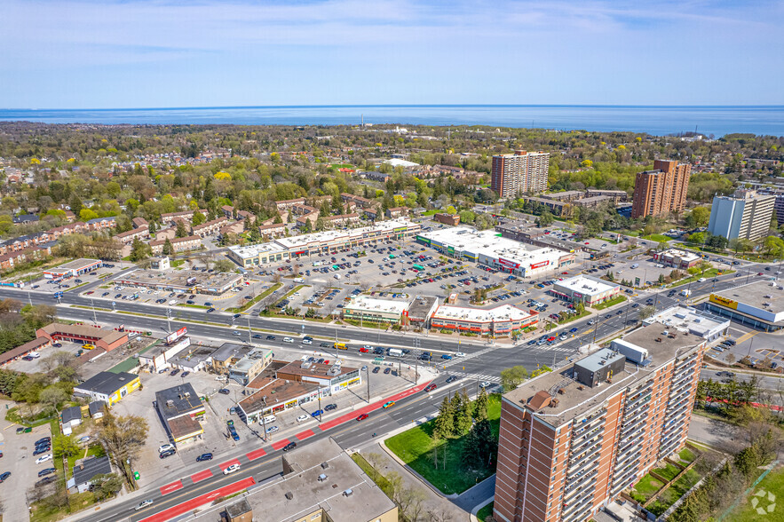 4545-4551 Kingston Rd, Toronto, ON à louer - Aérien – Image 2 sur 4