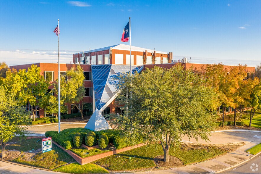 9901 E Valley Ranch Pky, Irving, TX à louer - Photo de l’immeuble – Image 1 sur 15