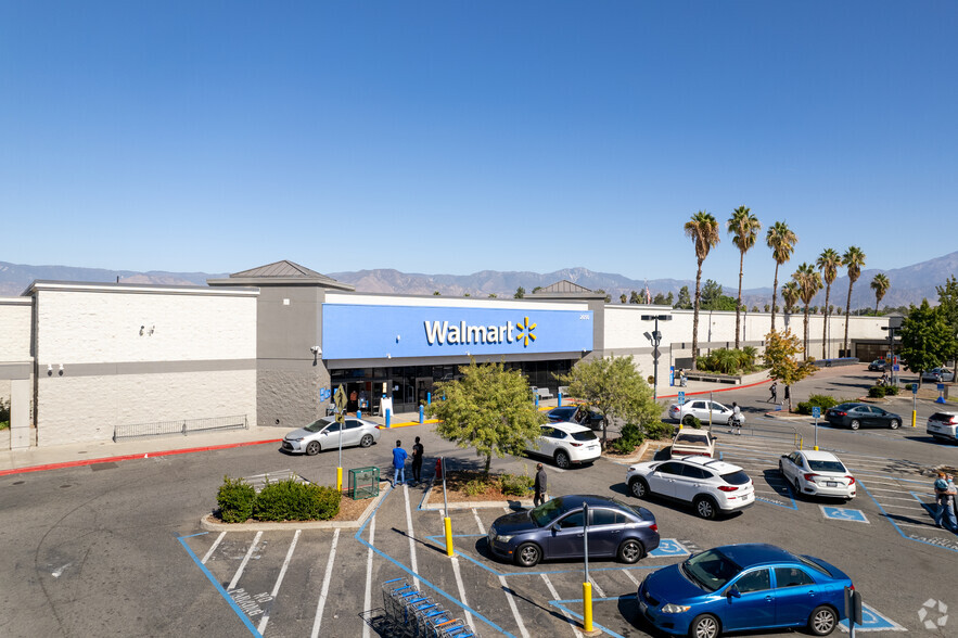 2050 W Redlands Blvd, Redlands, CA à louer - Photo de l’immeuble – Image 1 sur 7
