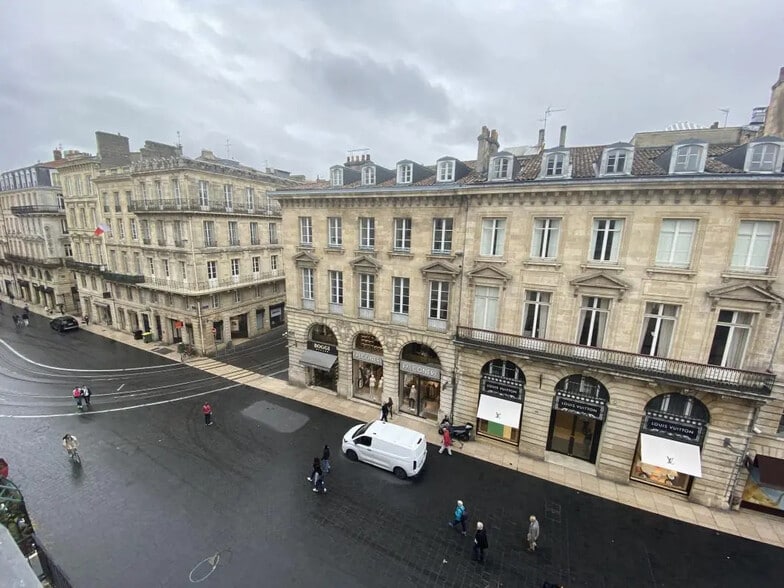 Bureau dans Bordeaux à louer - Photo de l’immeuble – Image 2 sur 7