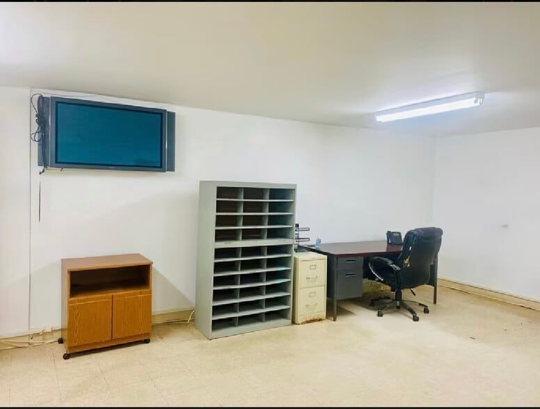 1603 Francis Lewis Blvd, Whitestone, NY à louer - Photo de l’immeuble – Image 3 sur 5