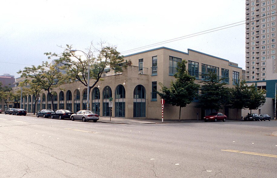 2505 3rd Ave, Seattle, WA à louer - Photo de l’immeuble – Image 2 sur 8