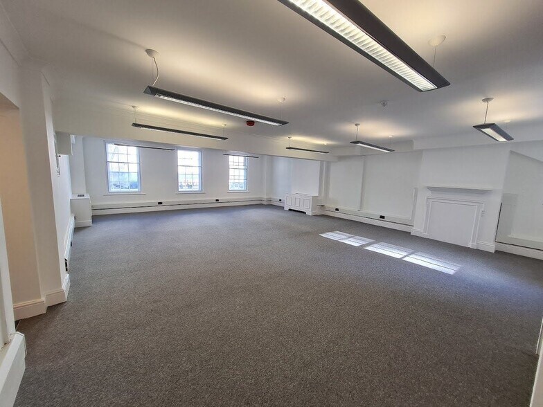 23-24 George St, Richmond à louer - Photo de l’immeuble – Image 3 sur 18
