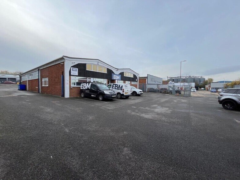 Crittall Rd, Witham à louer - Photo de l’immeuble – Image 3 sur 18