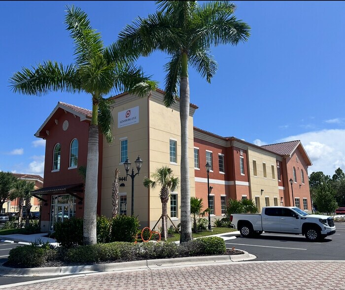 9441 Corkscrew Palms Circle, Estero, FL à louer - Photo de l’immeuble – Image 1 sur 3