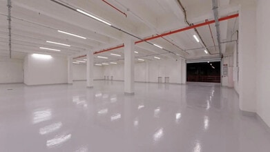 Industriel/Logistique dans Paris à louer Photo de l’immeuble– Image 2 sur 15