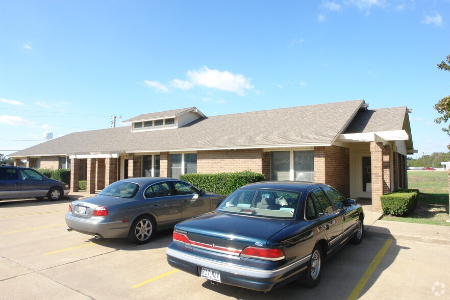 2214 Michigan Ave, Arlington, TX à vendre - Photo de l’immeuble – Image 2 sur 4