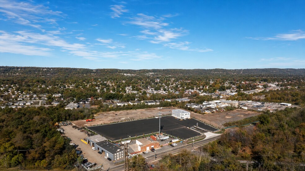 166 Baekeland Ave, Middlesex, NJ à louer - Photo de l’immeuble – Image 3 sur 7