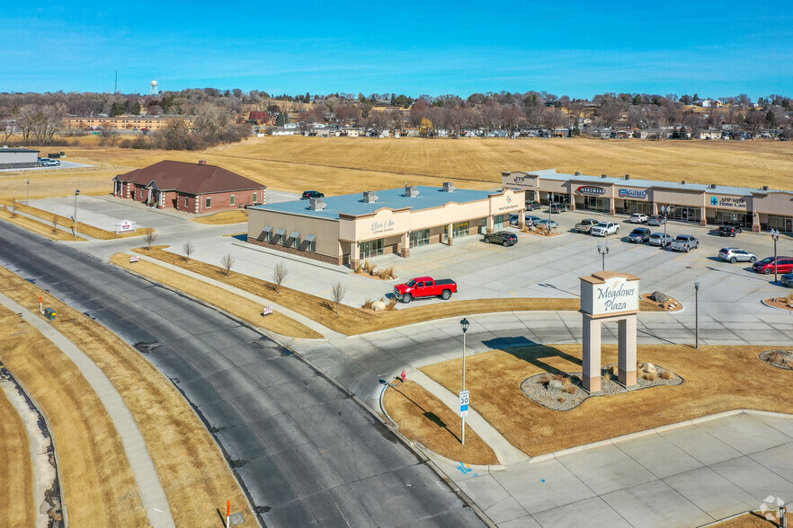 2106 Taylor Ave, Norfolk, NE à vendre - Photo de l’immeuble – Image 2 sur 7
