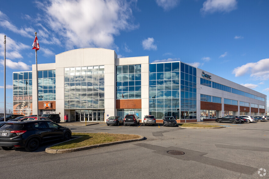 4451-4479 Aut Laval Ouest (A-440), Laval, QC à louer - Photo de l’immeuble – Image 2 sur 18