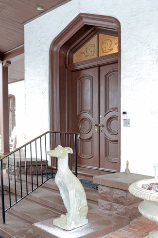 Plus de détails pour 12 Glenwood Rd, Roslyn, NY - Spécialisé à vendre