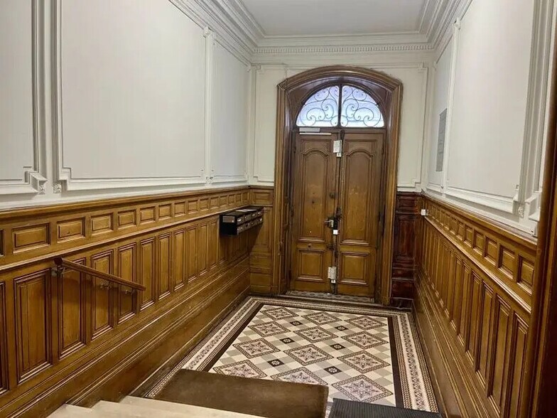 Bureau dans Bordeaux à vendre - Hall d’entrée – Image 3 sur 4