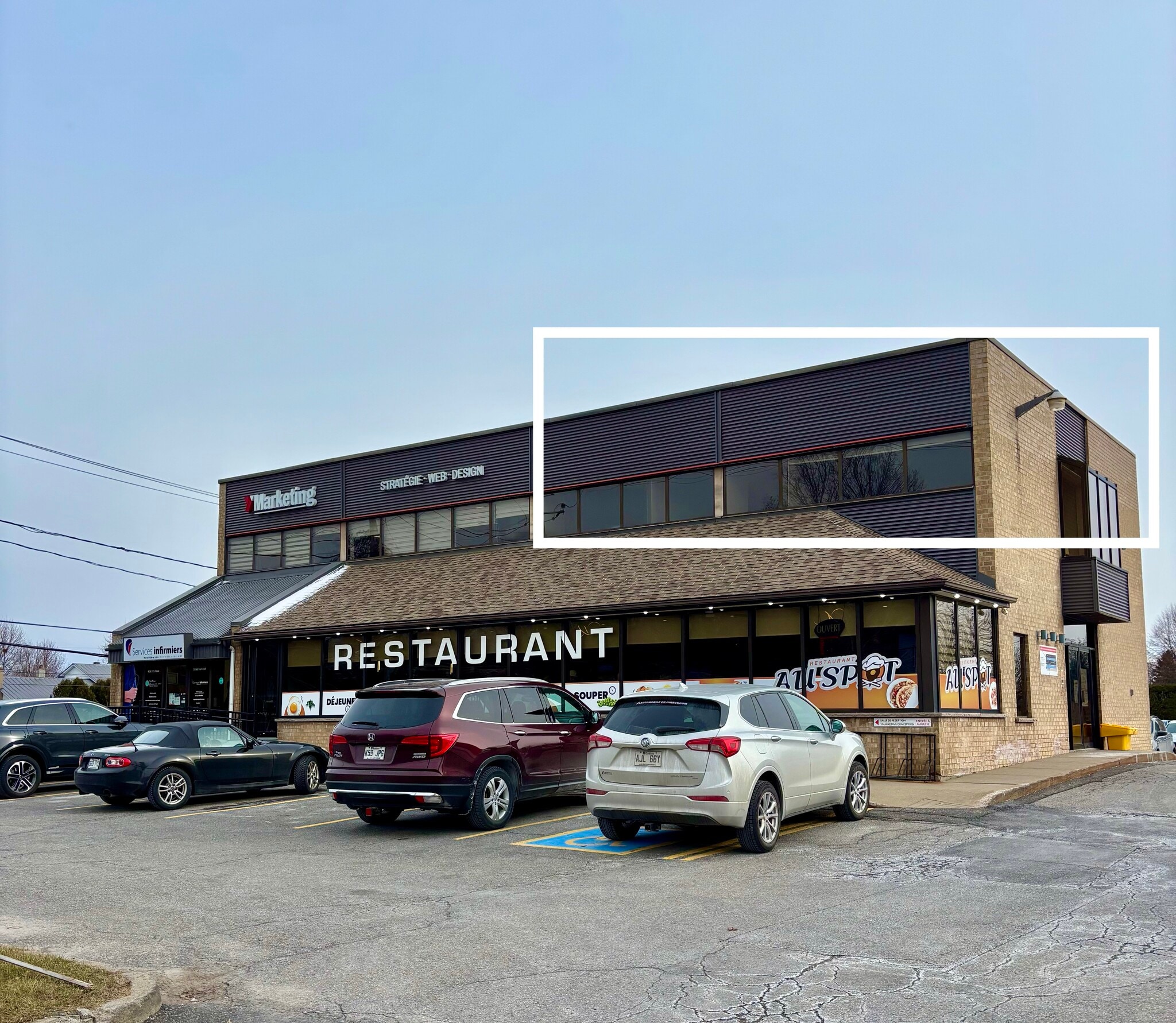 712-714 Saint-Jean-Baptiste Boul, Mercier, QC à louer Photo principale– Image 1 sur 2