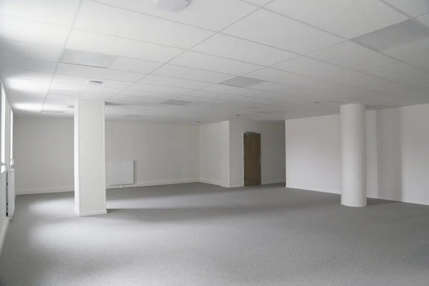 Bureau dans Rouen à louer - Photo de l’immeuble – Image 3 sur 6