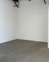 1308 S Midkiff Rd, Midland, TX à louer Photo de l’immeuble– Image 2 sur 4