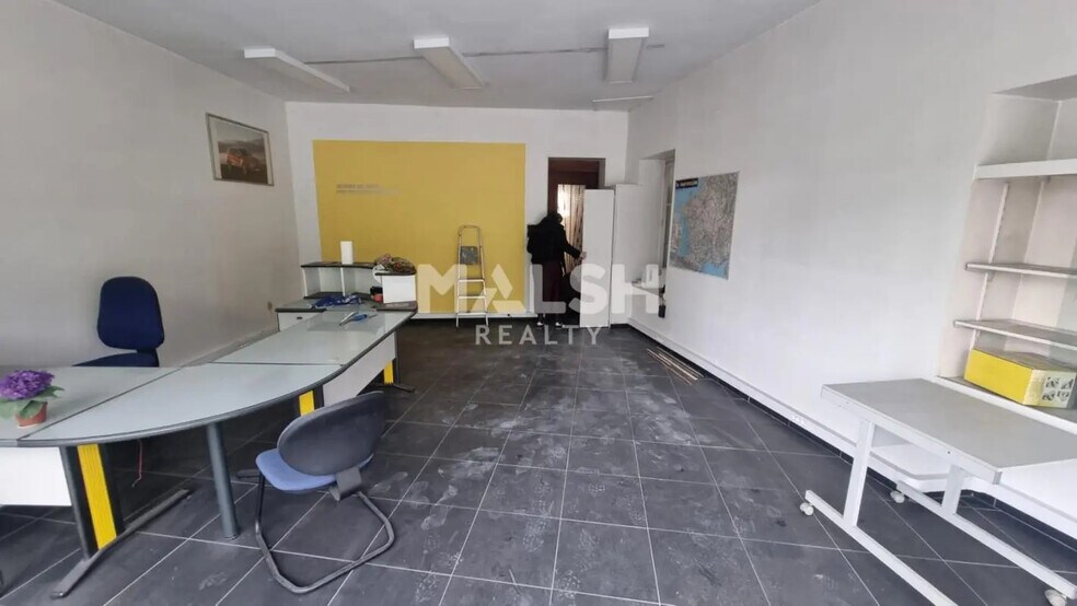 Local d’activités dans OULLINS-PIERRE-BÉNITE à louer - Photo de l’immeuble – Image 3 sur 12