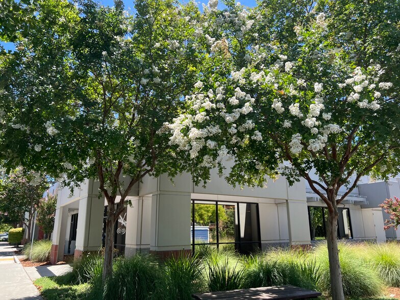 279 Cousteau Pl, Davis, CA à louer - Photo de l’immeuble – Image 2 sur 19