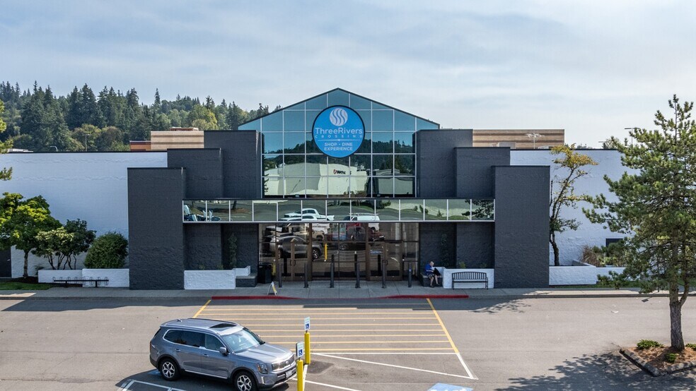 341-351 Three Rivers Dr, Kelso, WA à louer - Photo de l’immeuble – Image 1 sur 12