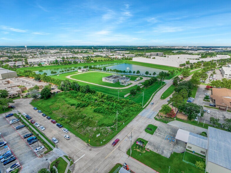 20915 Park Row Dr, Katy, TX à vendre - Photo de l’immeuble – Image 2 sur 6