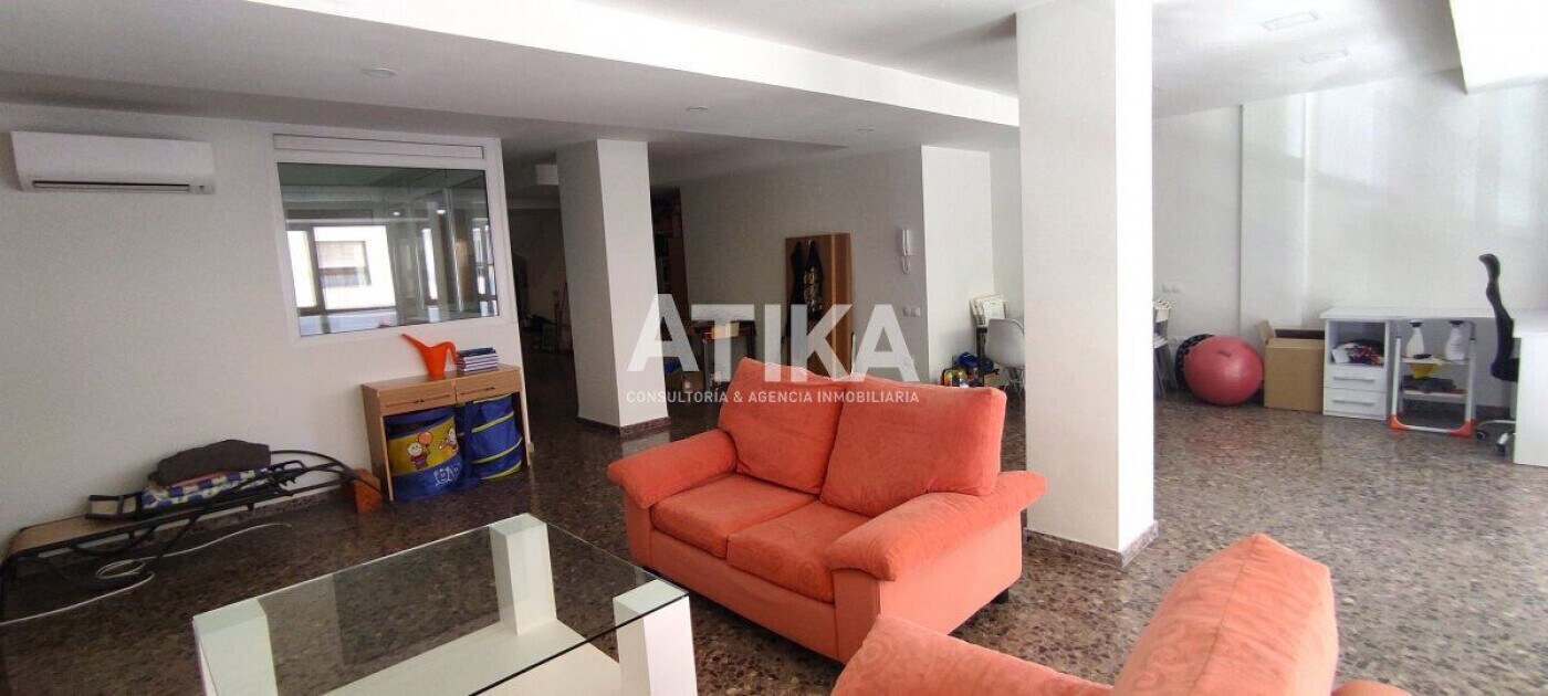 Local commercial dans València à louer Photo de l’immeuble– Image 1 sur 13