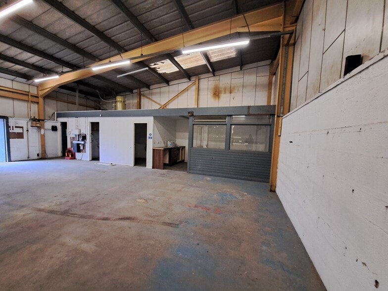 520 Calder St, Glasgow à louer - Photo de l’immeuble – Image 3 sur 4
